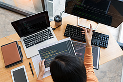 計(jì)算機(jī)軟件開發(fā) 從概念到實(shí)現(xiàn)